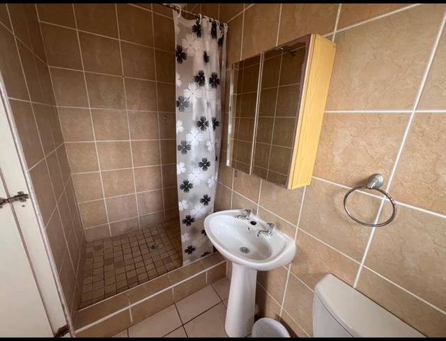 2 BEDROOM APARTMENT FOR SALE IN MARGATE BEACH